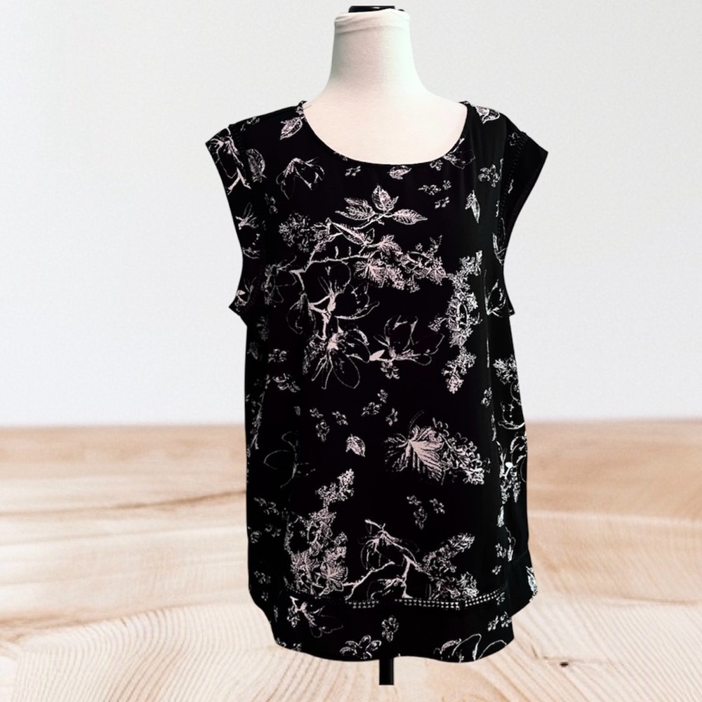 Brody Myles~Women’s Floral Blouse Top~Size XL~Sleeveless~Black & White